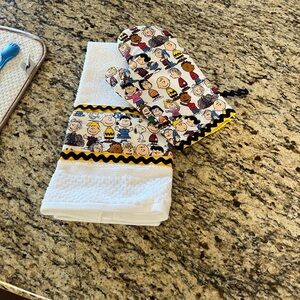 Peanuts Character Kitchen Towel Set